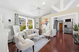 38 Bayside Pl, Amityville, NY 11701 - Photo 8