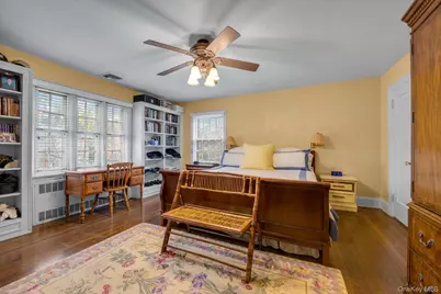 3 Station Road, Great Neck, NY 11023 - Photo 16