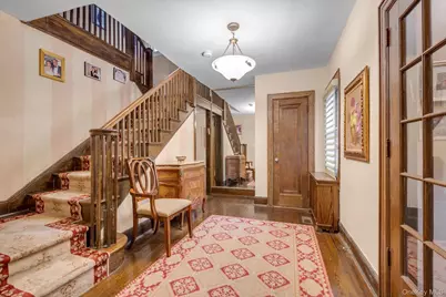 3 Station Road, Great Neck, NY 11023 - Photo 2