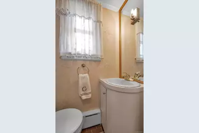 3 Station Road, Great Neck, NY 11023 - Photo 10