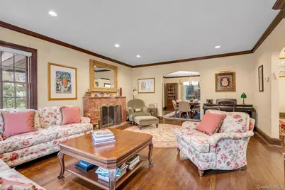 3 Station Road, Great Neck, NY 11023 - Photo 6