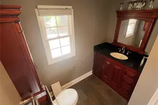 18 Chestnut Ln, Newburgh, NY 12550 - Photo 10