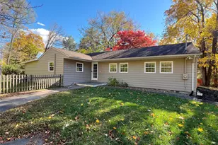 18 Chestnut Ln, Newburgh, NY 12550 - Photo 2