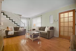 3805 Colonial Ct, Seaford, NY 11783 - Photo 6