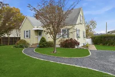 3805 Colonial Court, Seaford, NY 11783 - Photo 4