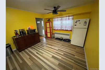 323 Grand Avenue, Lindenhurst, NY 11757 - Photo 10