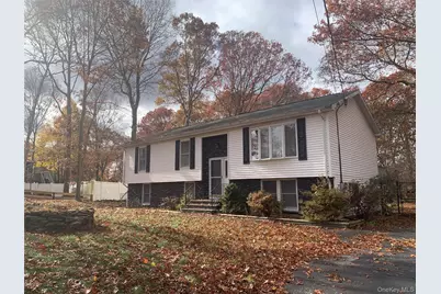 531 Boxwood Drive, Shirley, NY 11967 - Photo 2