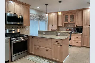 531 Boxwood Drive, Shirley, NY 11967 - Photo 10