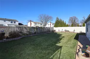 169 N 6th St, Bethpage, NY 11714 - Photo 32