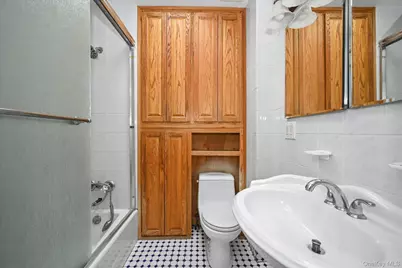 6448 58th Road, Maspeth, NY 11378 - Photo 10