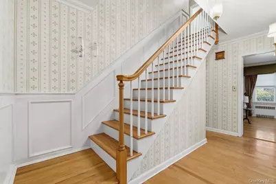 26 Paul Revere Lane, Centerport, NY 11721 - Photo 2