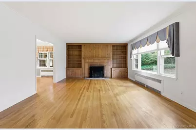 26 Paul Revere Lane, Centerport, NY 11721 - Photo 4