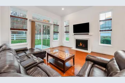 195 Belmont Circle, Yaphank, NY 11980 - Photo 14