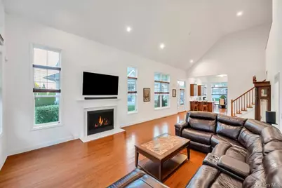 195 Belmont Circle, Yaphank, NY 11980 - Photo 16