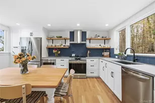 7 School St, Bayville, NY 11709 - Photo 4