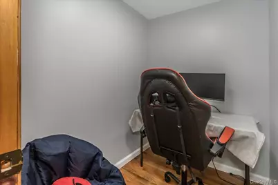 95 Norman Street, New Hyde Park, NY 11040 - Photo 18