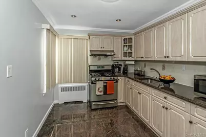 95 Norman Street, New Hyde Park, NY 11040 - Photo 8