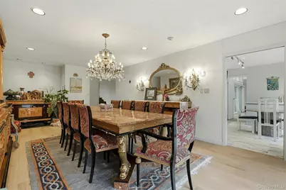 43 Bristol Drive, Manhasset, NY 11030 - Photo 18