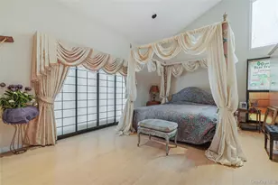 43 Bristol Dr, Manhasset, NY 11030 - Photo 26