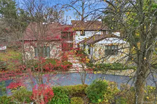 43 Bristol Dr, Manhasset, NY 11030 - Photo 1