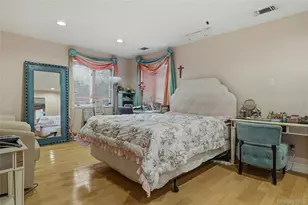 43 Bristol Dr, Manhasset, NY 11030 - Photo 30