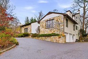 43 Bristol Dr, Manhasset, NY 11030 - Photo 4