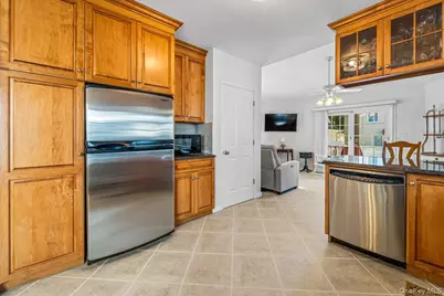 96 Holland Avenue, Floral Park, NY 11001 - Photo 4