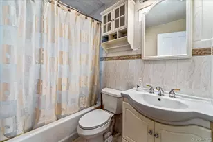 96 Holland Ave, Floral Park, NY 11001 - Photo 8