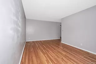 4 Lawrence Dr, White Plains, NY 10603 - Photo 6