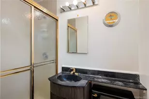 68 Myles Ave, Levittown, NY 11756 - Photo 14