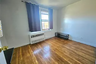87-70 173 St, Jamaica, NY 11432 - Photo 2