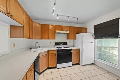 6 Cumberland Court, Peekskill, NY 10566 - Photo 4