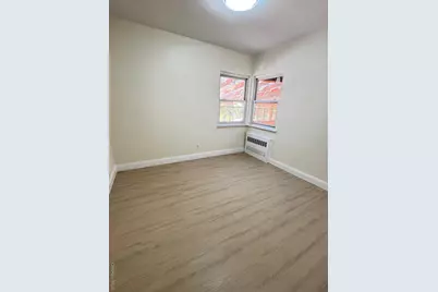 5003 Horatio Parkway, Oakland Gardens, NY 11364 - Photo 8