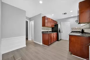 552 Old Country Rd, Plainview, NY 11803 - Photo 6