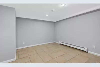552 Old Country Road, Plainview, NY 11803 - Photo 14