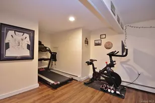 325 County Center Rd, White Plains, NY 10603 - Photo 22