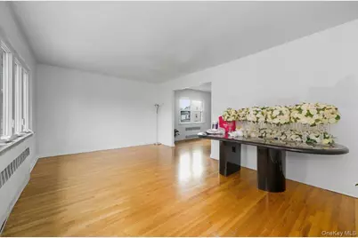 8754 110th Street, Richmond Hill, NY 11418 - Photo 6