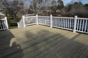 525 57 Riverleigh Ave, Riverhead, NY 11901 - Photo 6