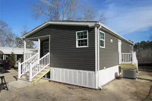 525 57 Riverleigh Ave, Riverhead, NY 11901 - Photo 2