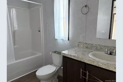 525 57 Riverleigh Avenue #57, Riverhead, NY 11901 - Photo 6