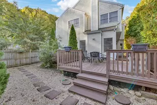 124 Fleets Cove Rd, Huntington, NY 11743 - Photo 30