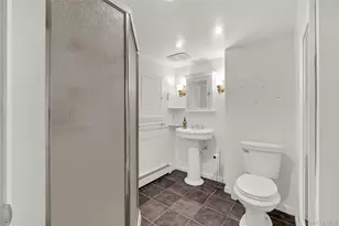 124 Fleets Cove Rd, Huntington, NY 11743 - Photo 28