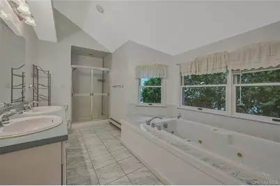 124 Fleets Cove Road, Huntington, NY 11743 - Photo 20