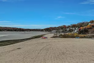 124 Fleets Cove Rd, Huntington, NY 11743 - Photo 34