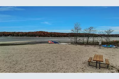 124 Fleets Cove Road, Huntington, NY 11743 - Photo 32