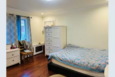 100 Memphis Avenue, Floral Park, NY 11001 - Photo 8