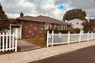 100 Memphis Ave, Floral Park, NY 11001 - Photo 2