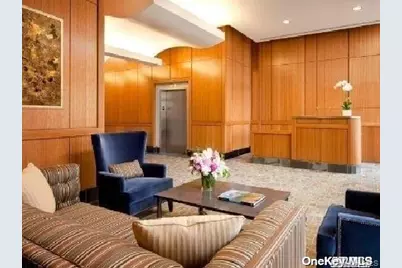 40-28 College Point Boulevard #T2-811, Flushing, NY 11354 - Photo 6