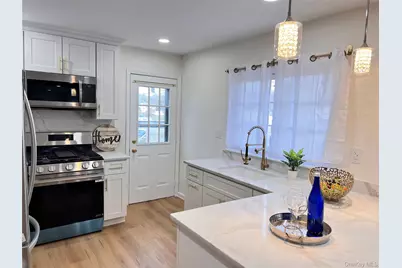 38 Arlene Drive, Brentwood, NY 11717 - Photo 10