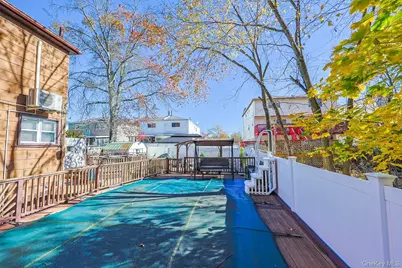 197 Park Drive N, New York, NY 10314 - Photo 8